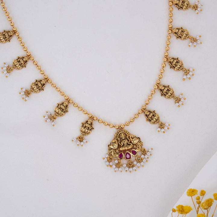 Vedhika Nagas Short Necklace Set