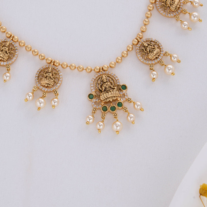 Livintha Nagas Short Necklace Set