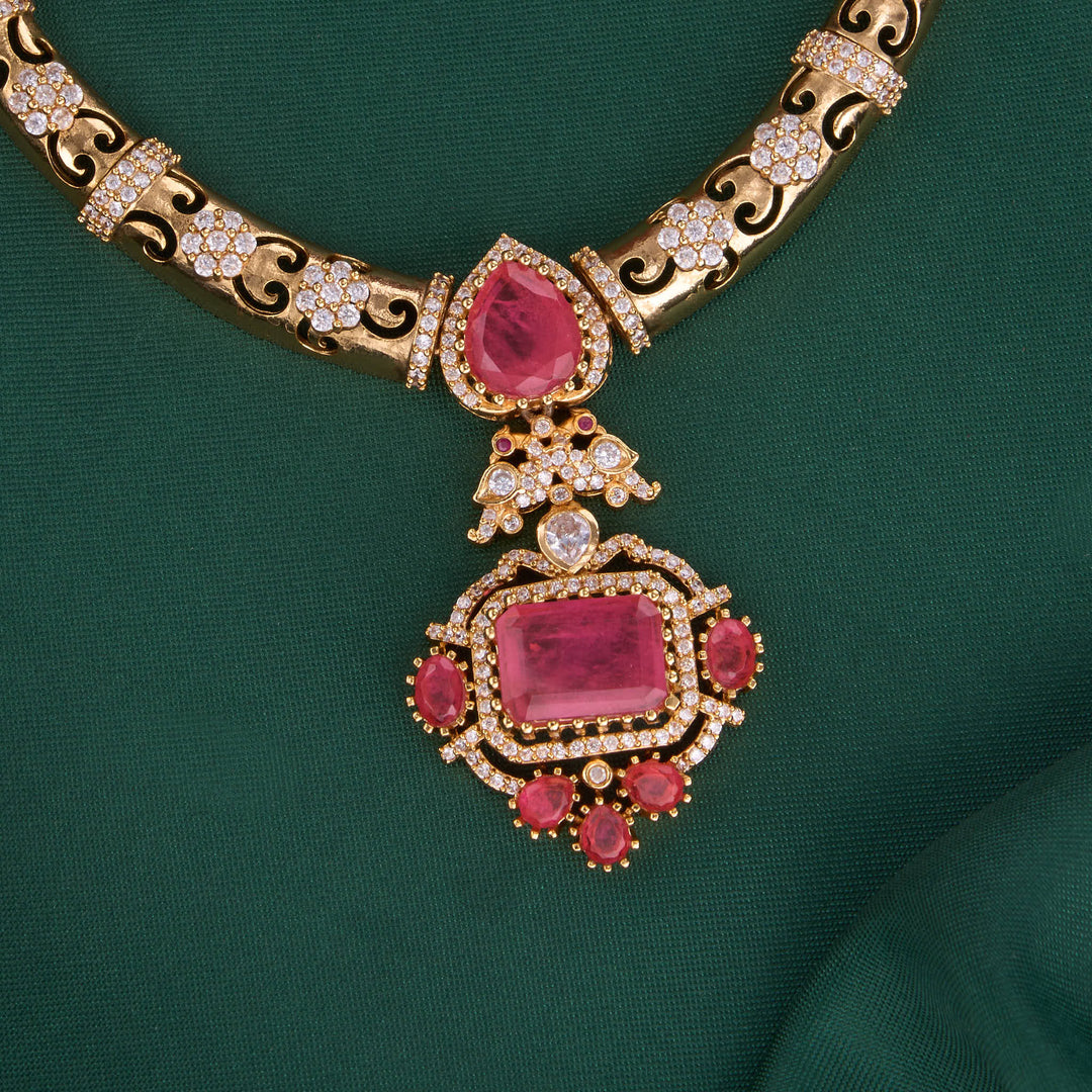Amazing Short Necklace Set