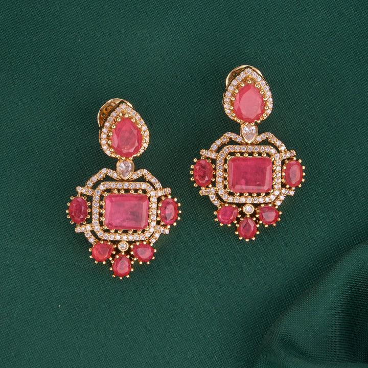 Amazing Short Necklace Set