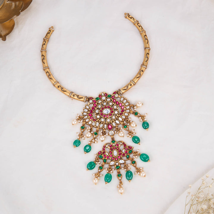 Grandeur Kundan Short Necklace
