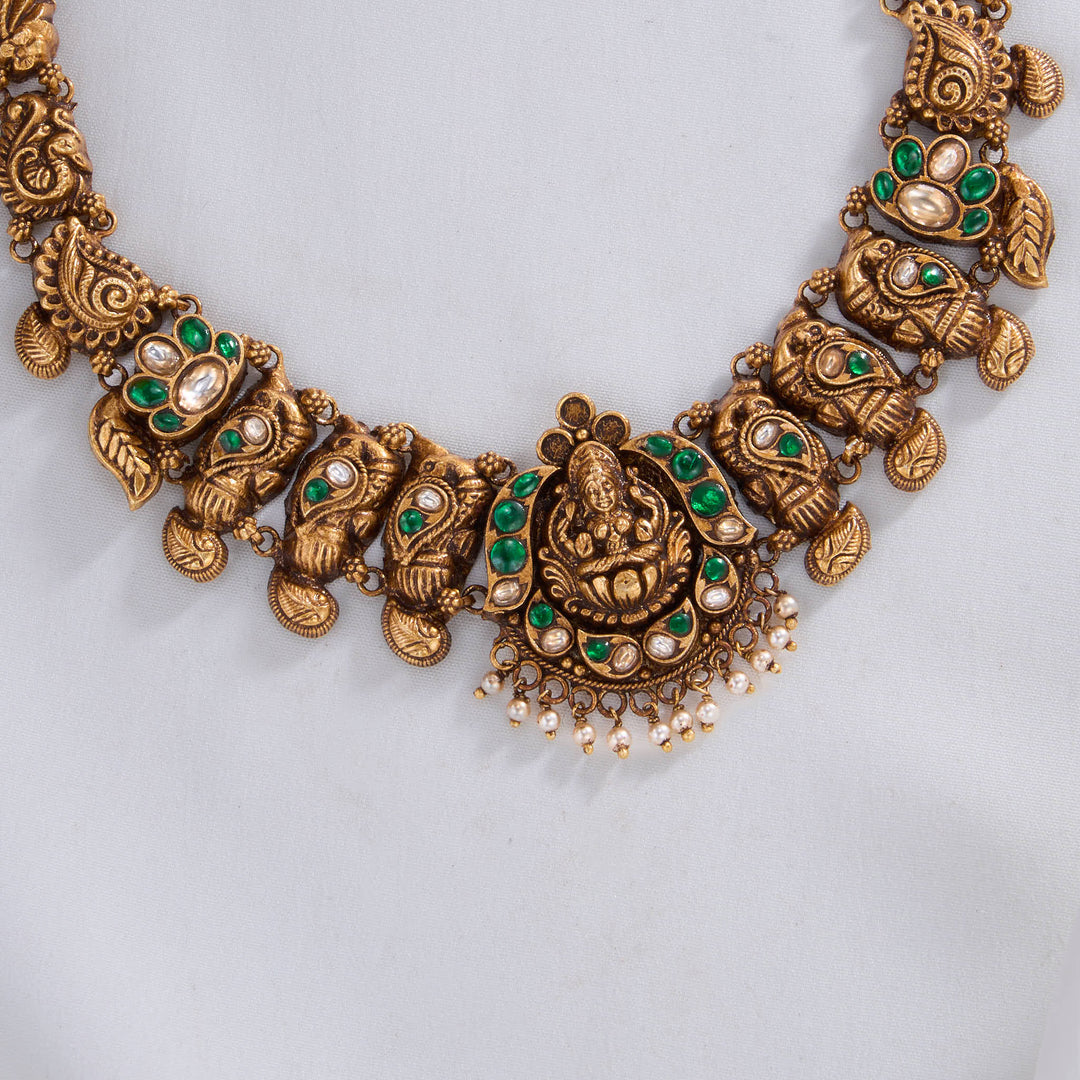 Elegant Nagas Short Necklace