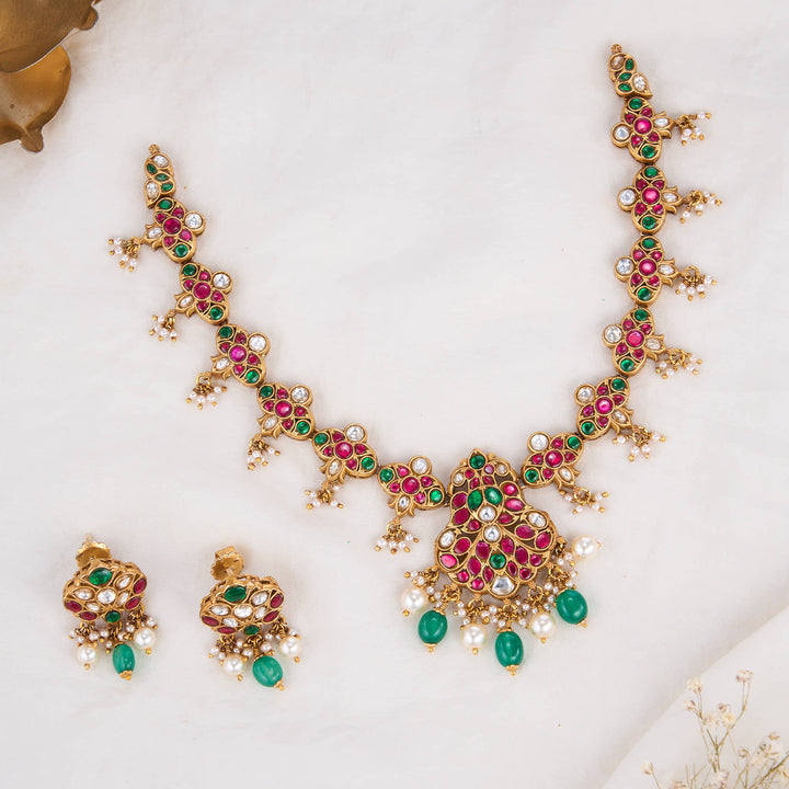 Luxe Aura Kundan Necklace Set