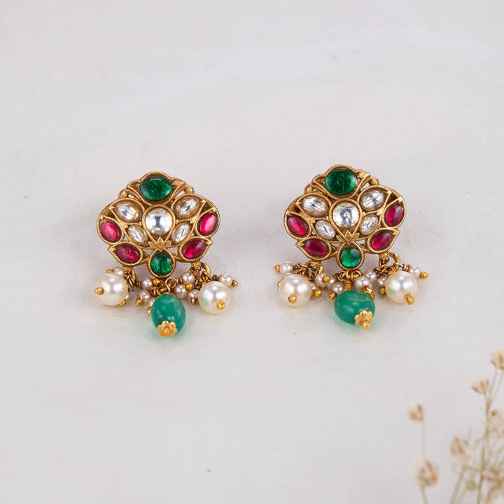 Luxe Aura Kundan Necklace Set