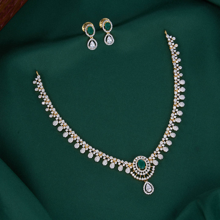 Stylish Avikam Short Necklace Set