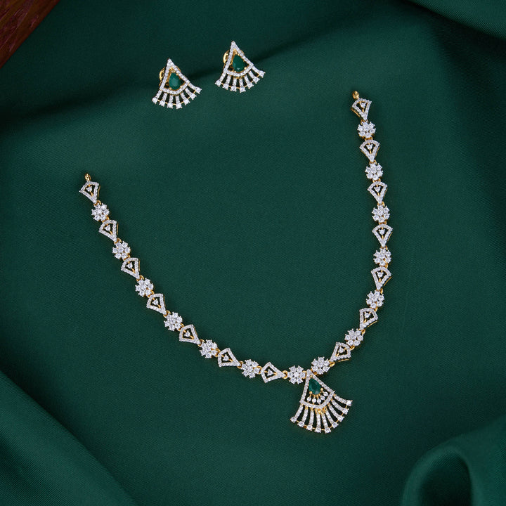 Glowing Avikam Short Necklace Set