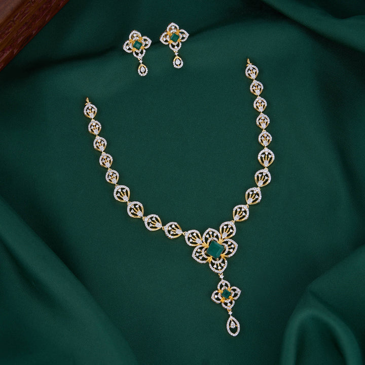 Stylish Avikam Short Necklace Set