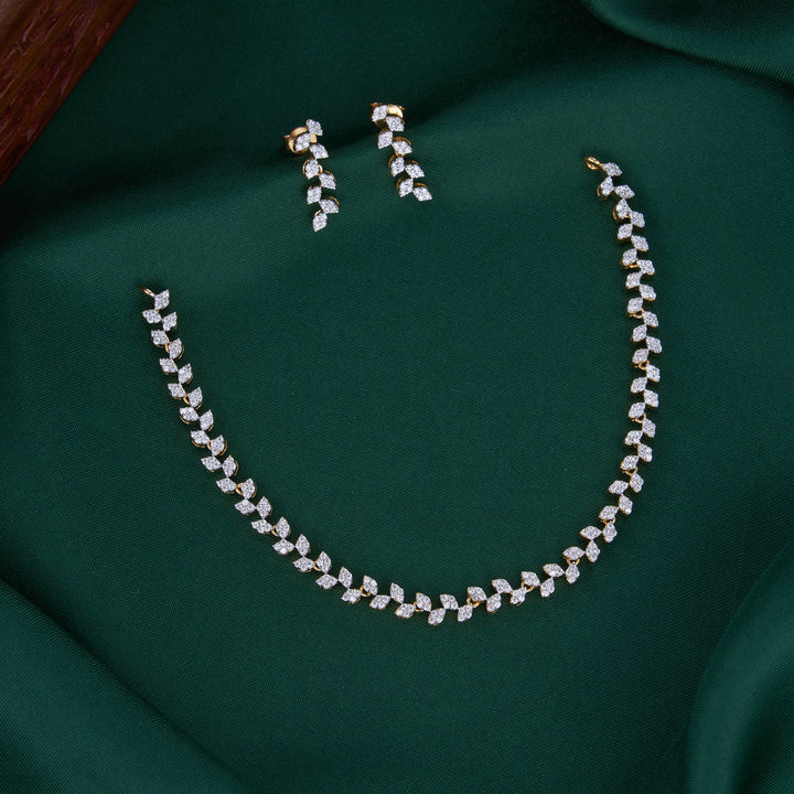 Fabulous Avikam Short Necklace Set