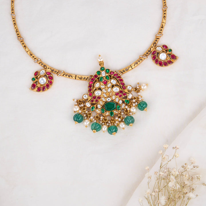 Fabulous Kundan Short Necklace