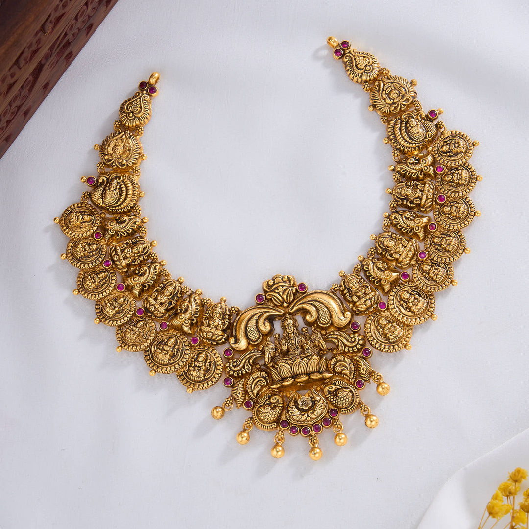 Gorgeous Nagas Short Necklace