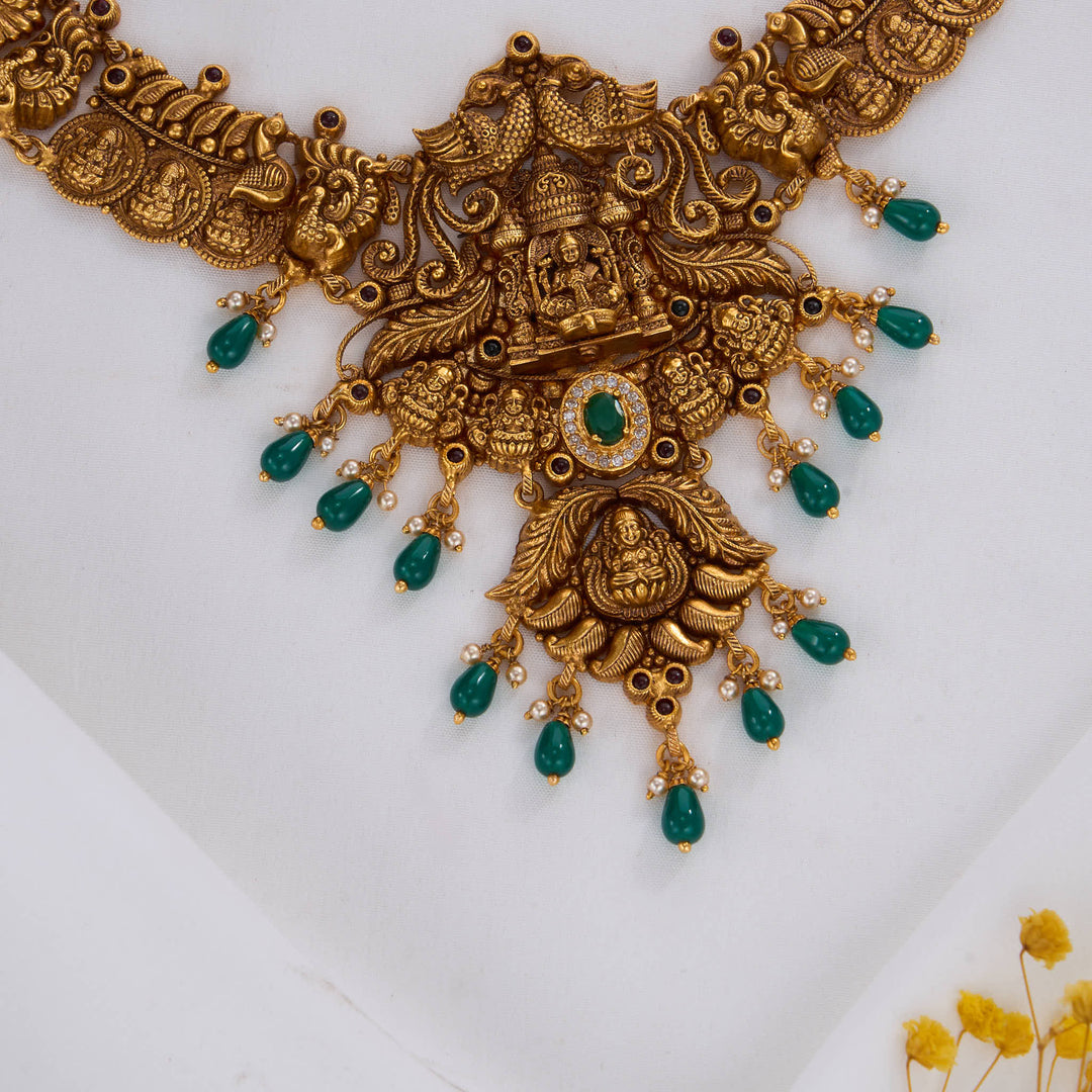 Dhanshika Short Necklace