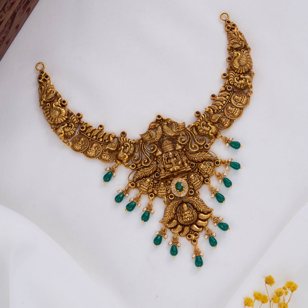 Dhanshika Short Necklace