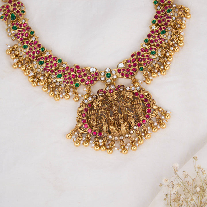 Admirable Kundan Short Necklace