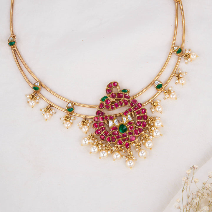 Hasli Kundan Short Necklace