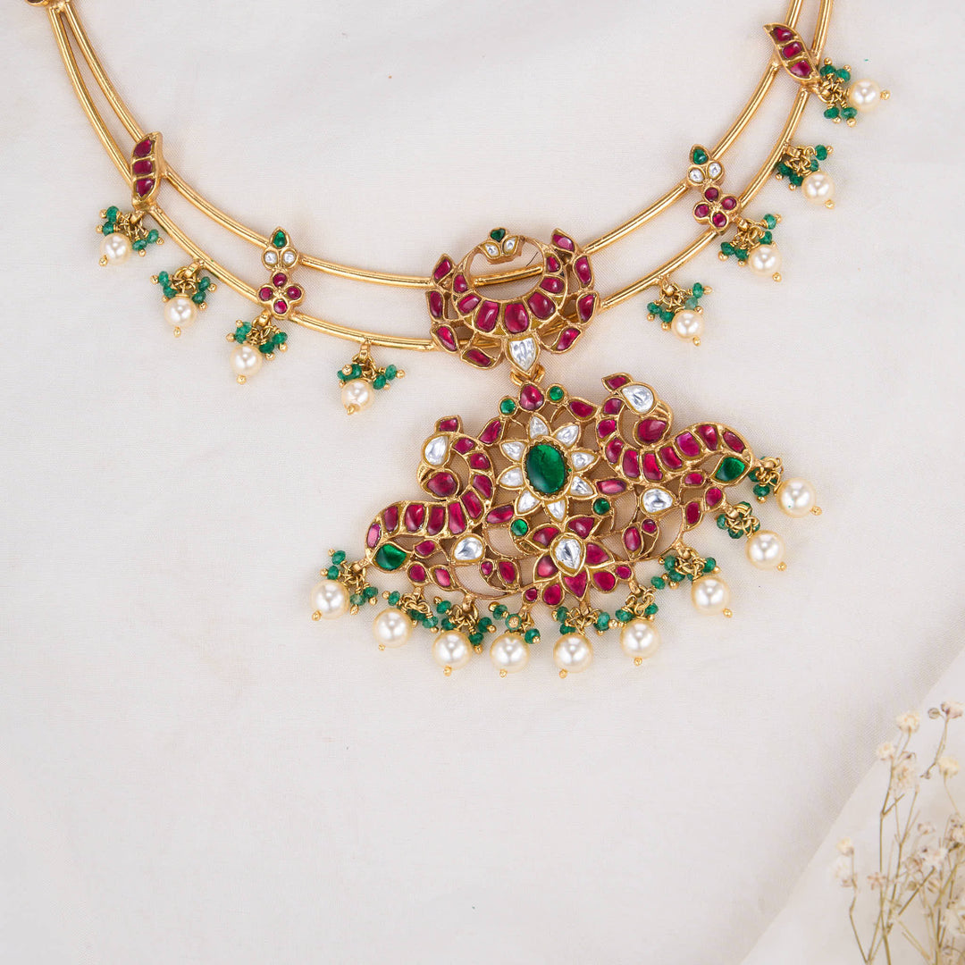 Unique Kundan Short Necklace