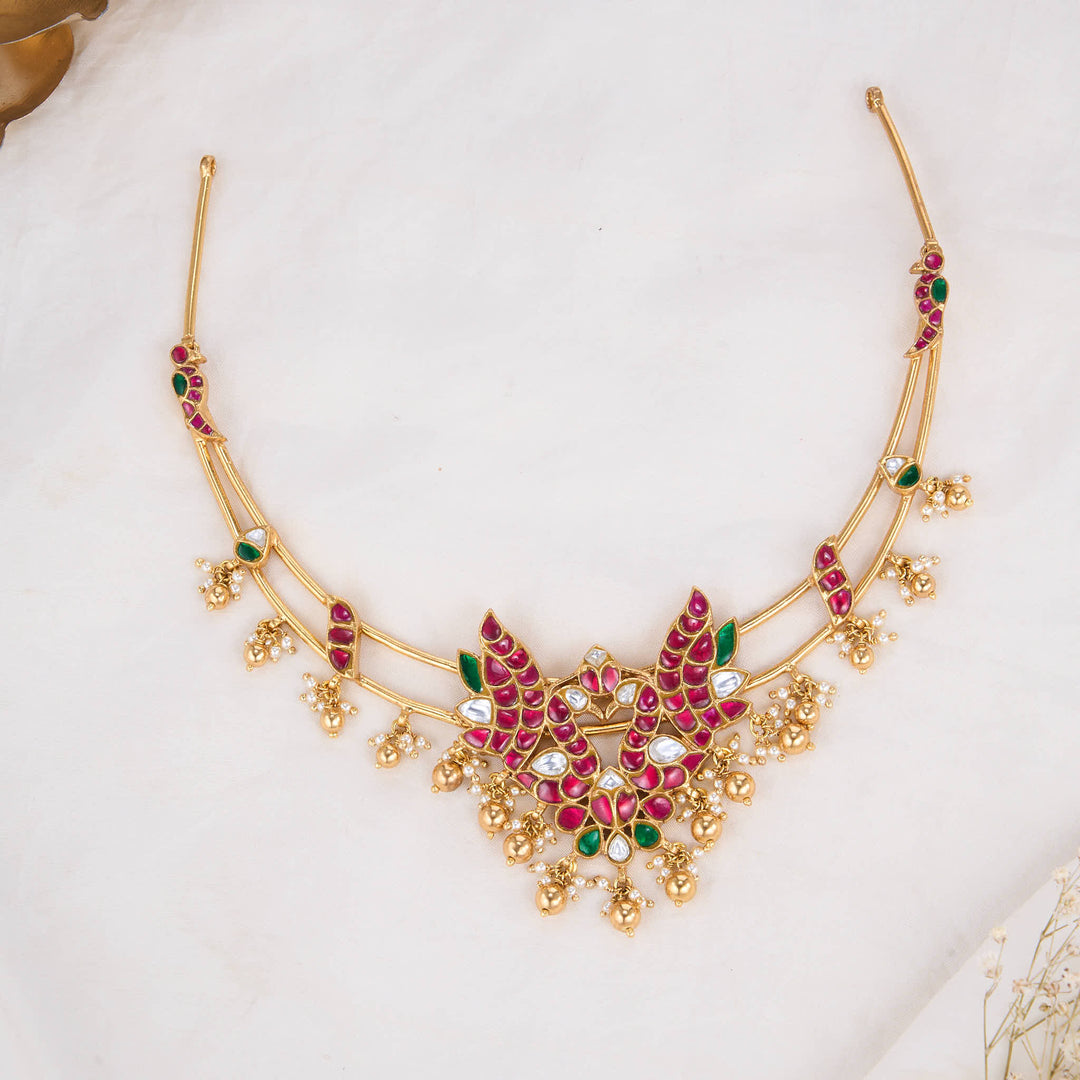 Fabulous Kundan Short Necklace