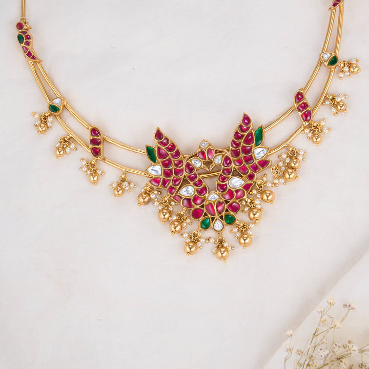 Fabulous Kundan Short Necklace
