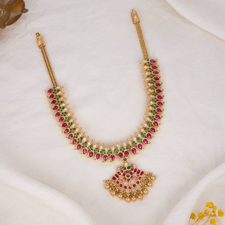 Nadhikaa Kundan Short Necklace