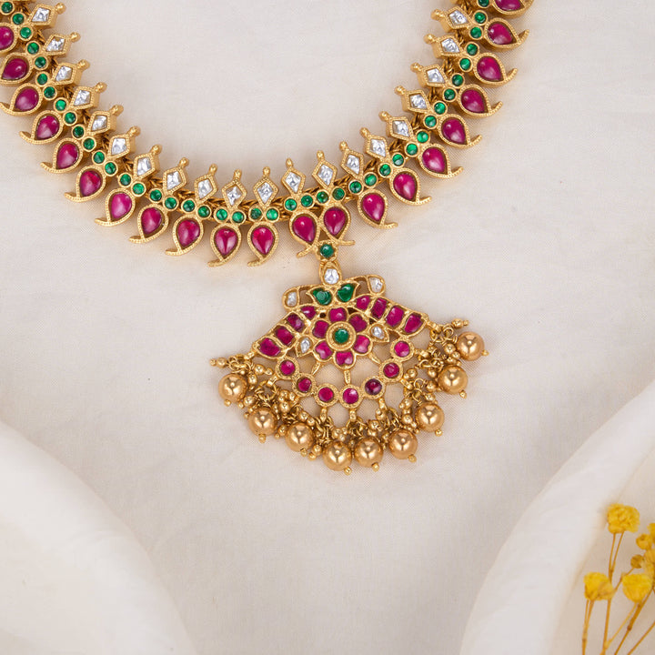 Nadhikaa Kundan Short Necklace