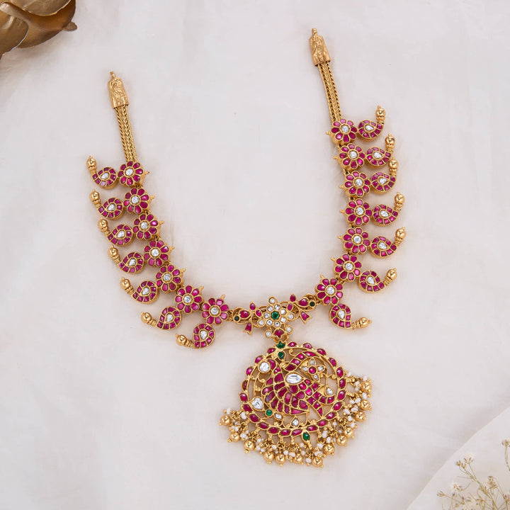 Vinisha Kundan Short Necklace