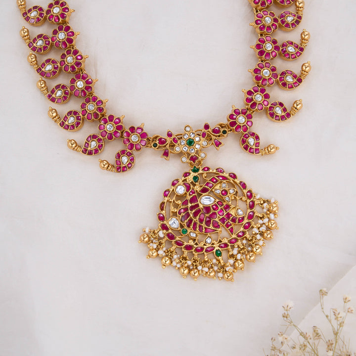 Vinisha Kundan Short Necklace