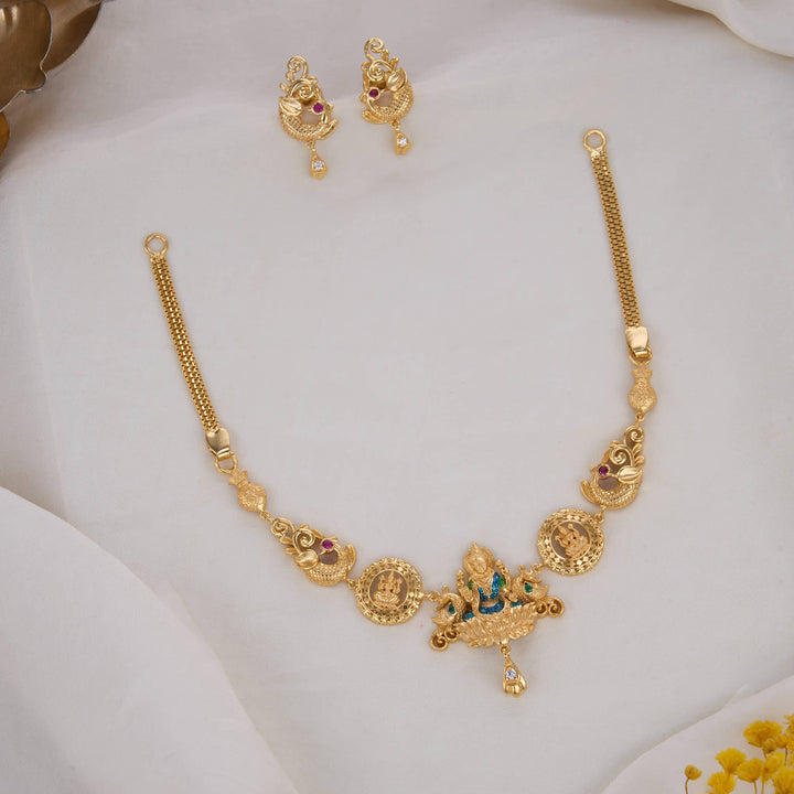 Vintheeshika 3D Spl Short Necklace Set