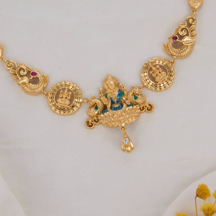 Vintheeshika 3D Spl Short Necklace Set