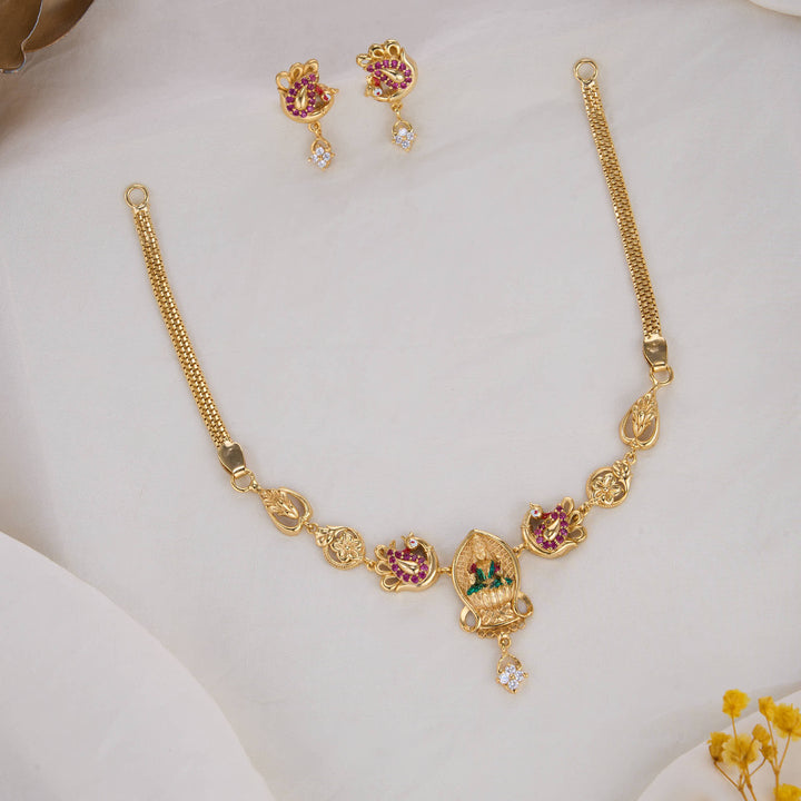 Gorgeous 3D Spl Short Necklace Set