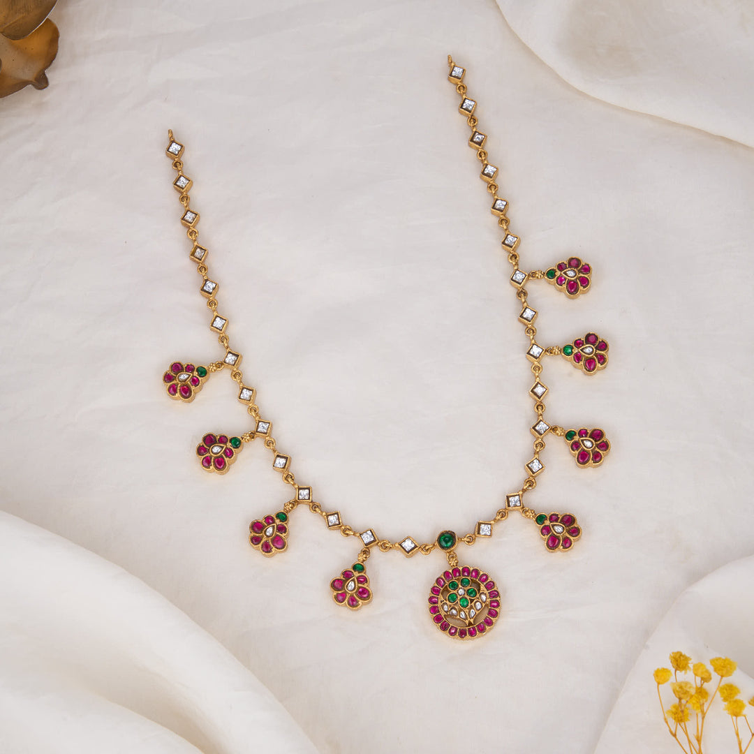 Glowing Kundan Short Necklace