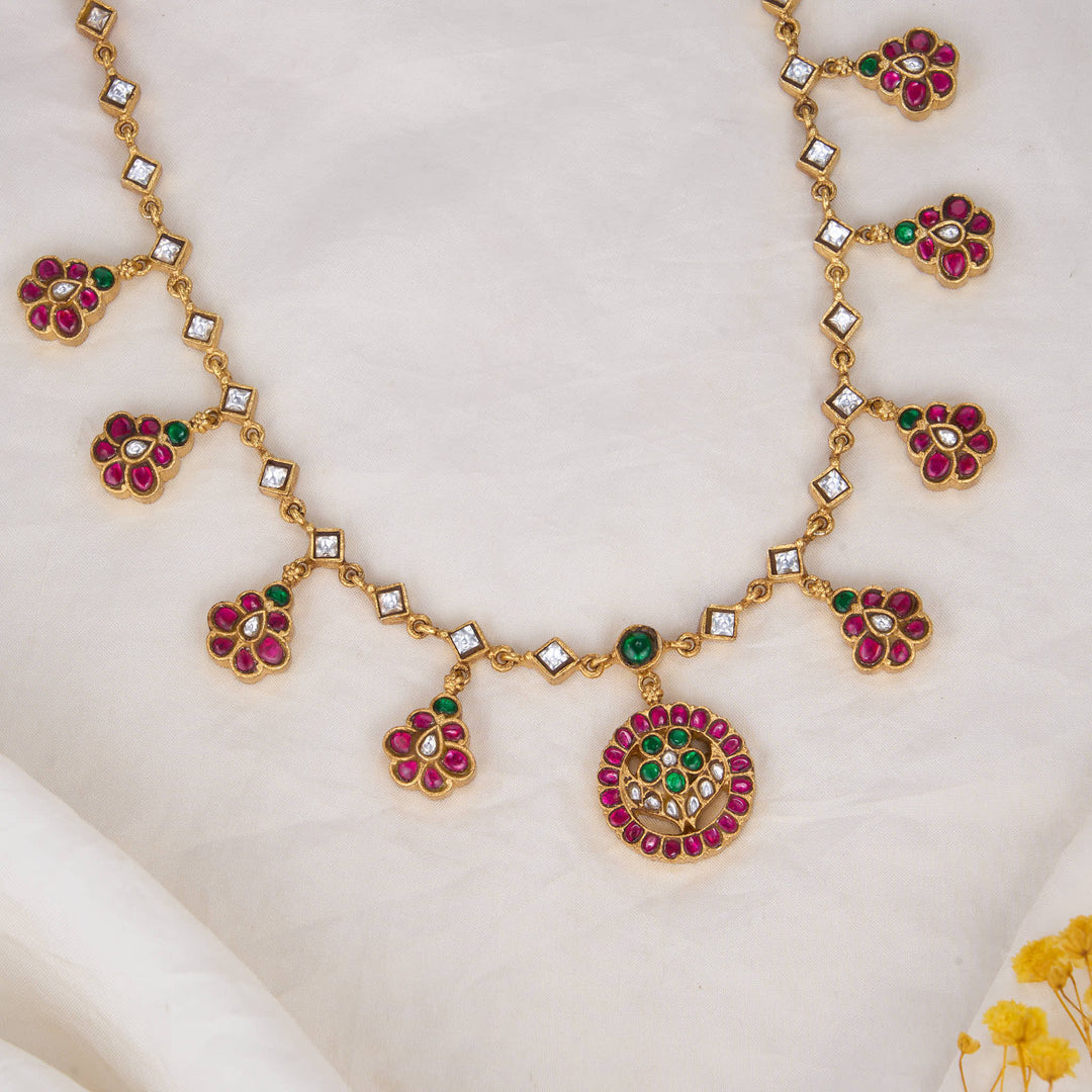 Glowing Kundan Short Necklace