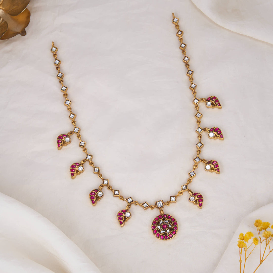 Thivara Kundan Short Necklace