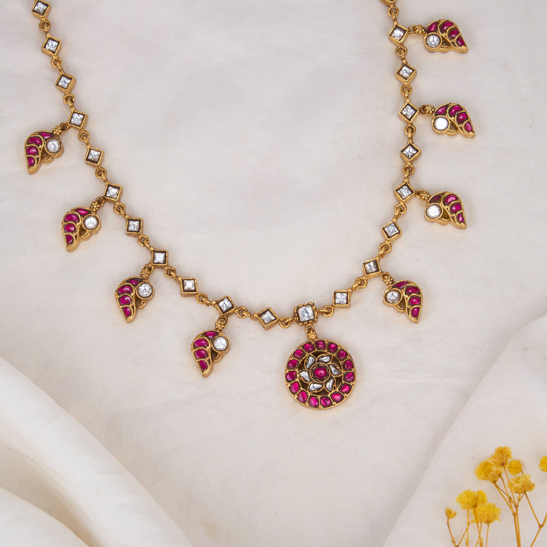Thivara Kundan Short Necklace