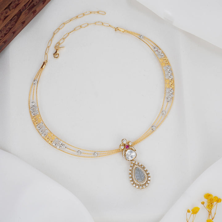 Janvikha Hasli with Pendant
