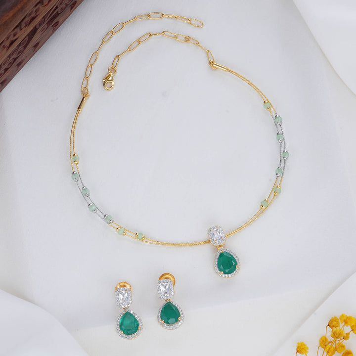 Renisha Hasli with Pendant Set