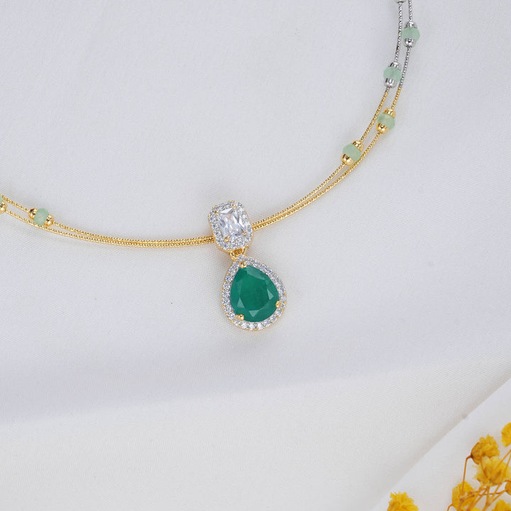 Renisha Hasli with Pendant Set