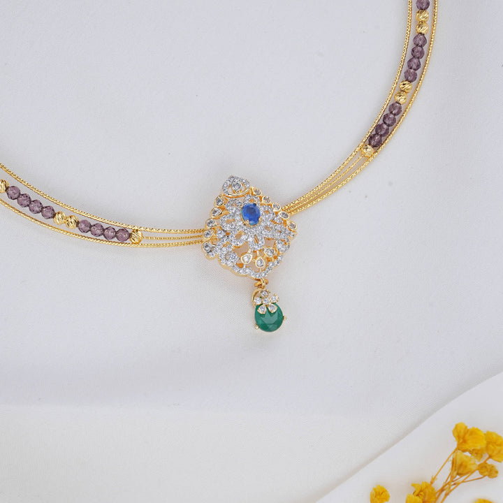 Lavinia Hasli with Pendant Set