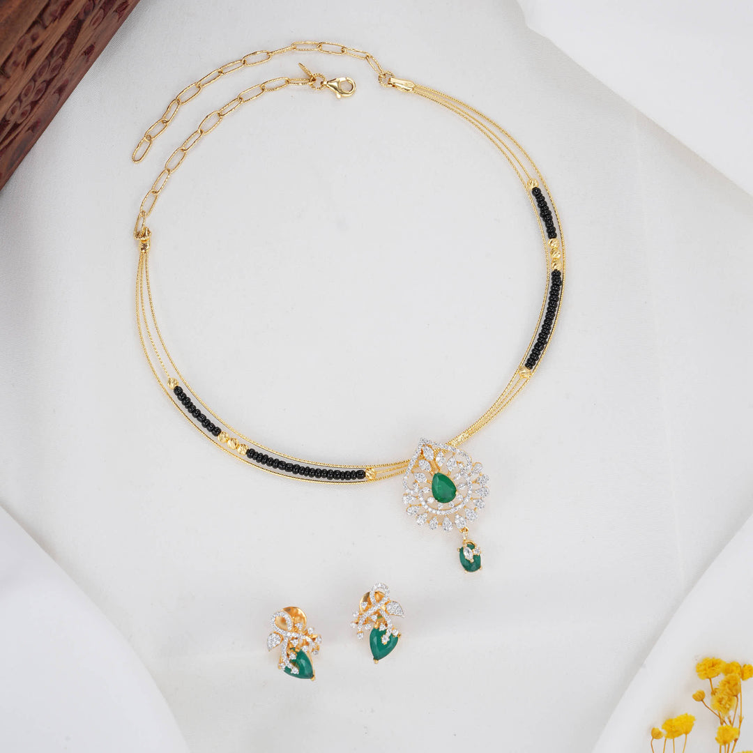 Vintharaa Hasli with Pendant Set