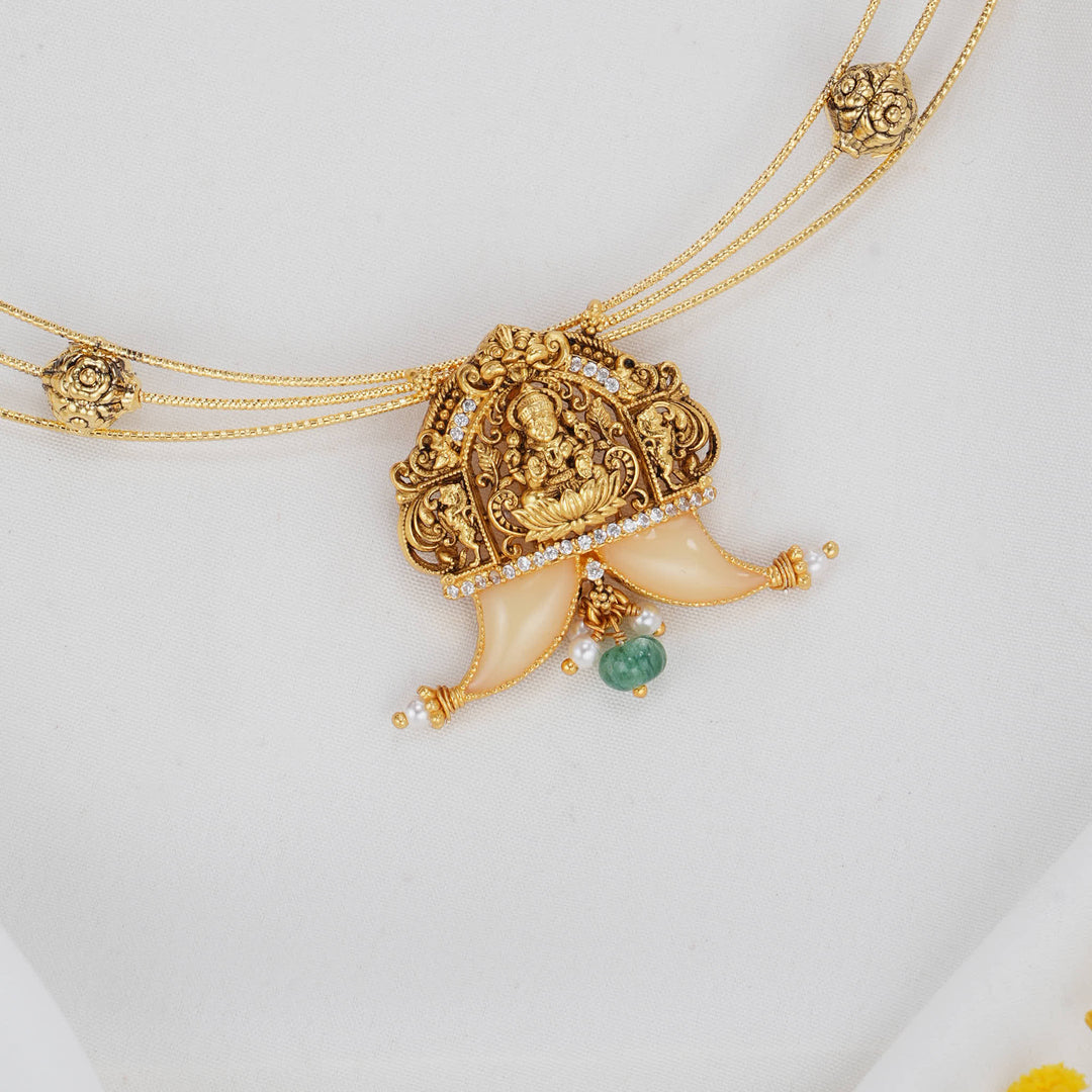 Aadhiraa Hasli with Pendant