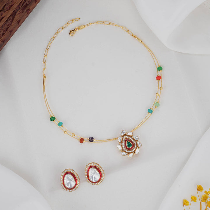 Chic Hasli with Pendant Set