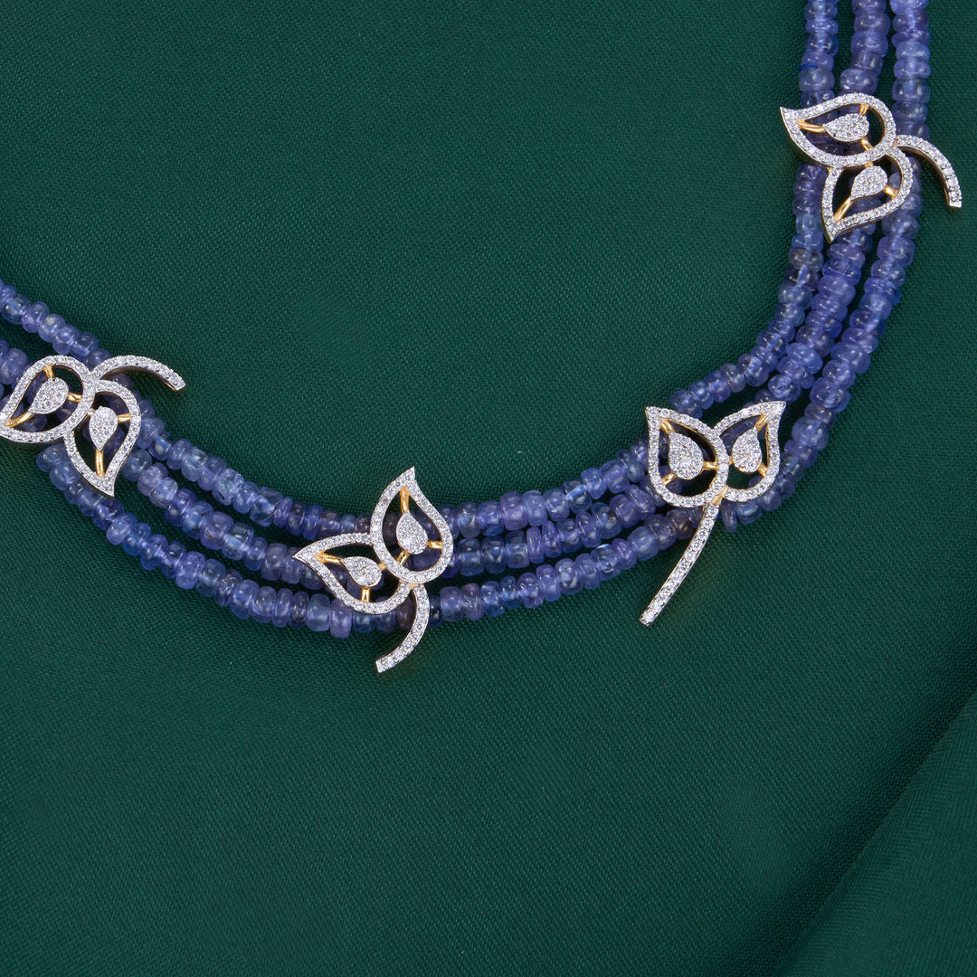 Eye-Catching Avikam Short Necklace Set