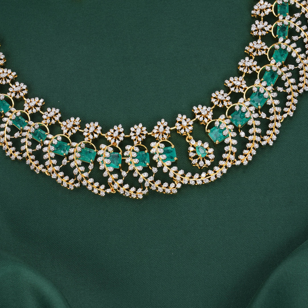 Dazzling Avikam Short Necklace Set
