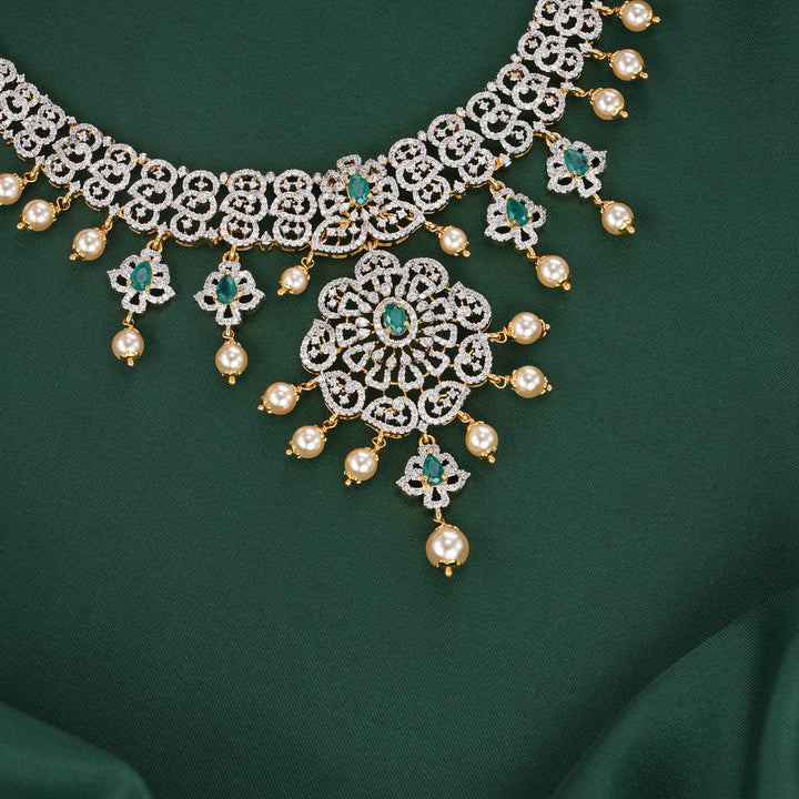 Sparkling Avikam Short Necklace Set