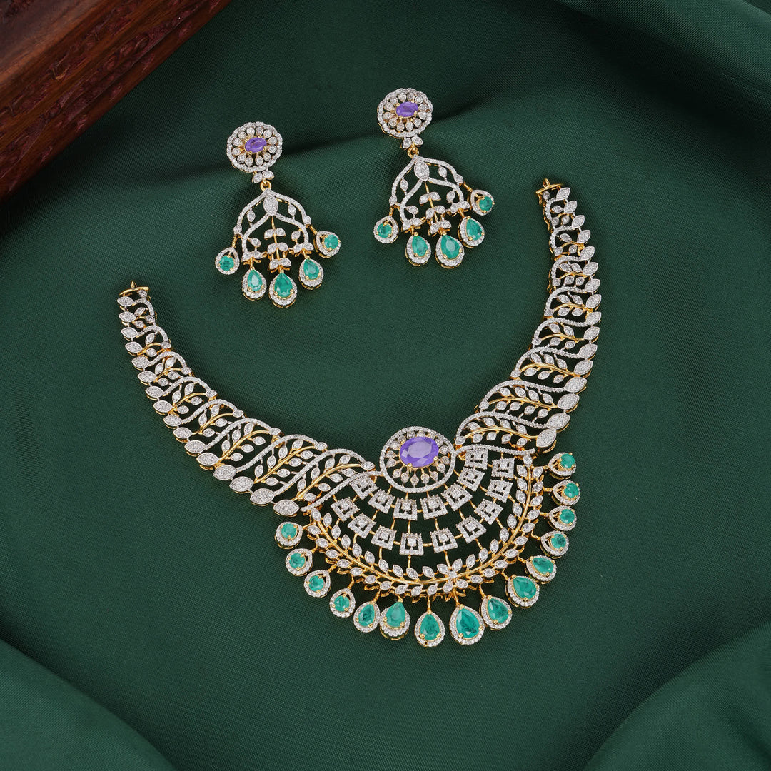 Grand Luxe Avikam Short Necklace Set