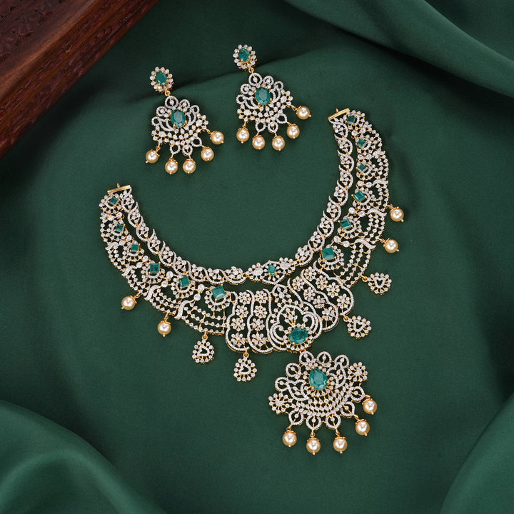 Glittering Avikam Short Necklace Set