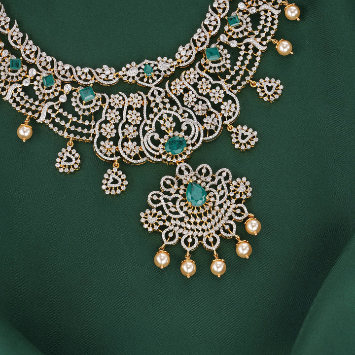 Glittering Avikam Short Necklace Set