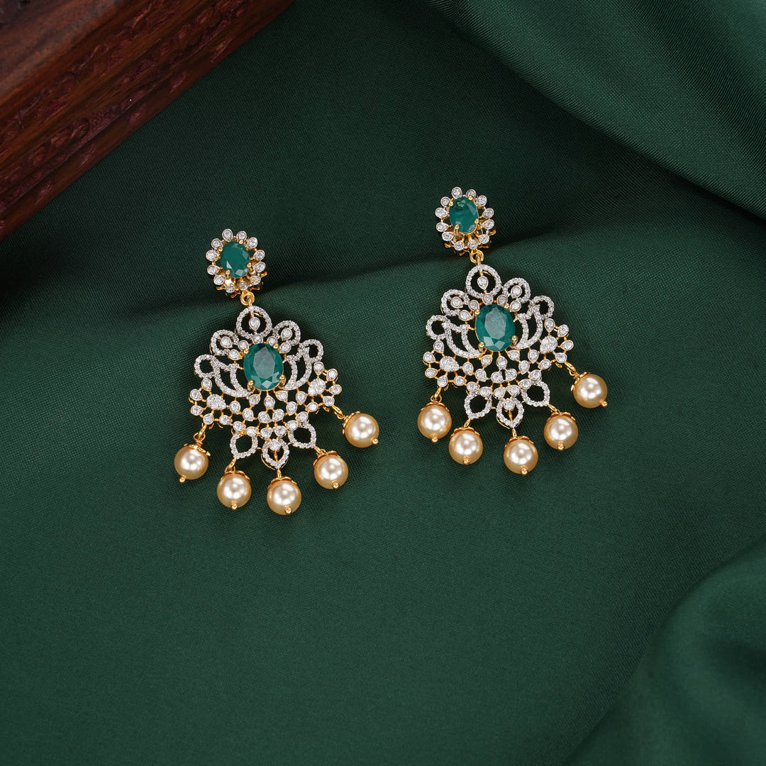 Glittering Avikam Short Necklace Set