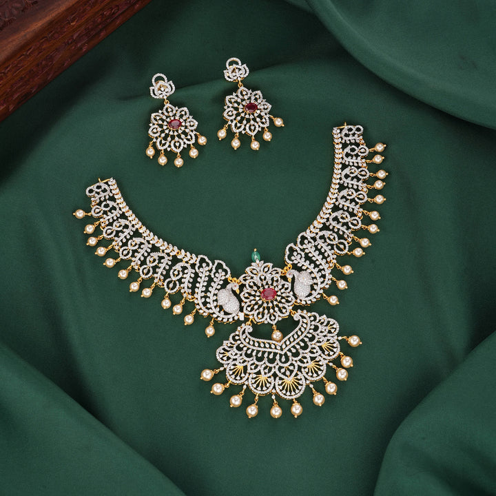Amazing Avikam Short Necklace Set