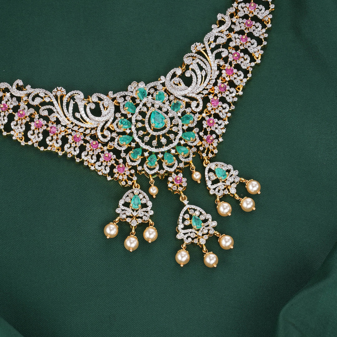 Mesmerizing Avikam Short Necklace Set