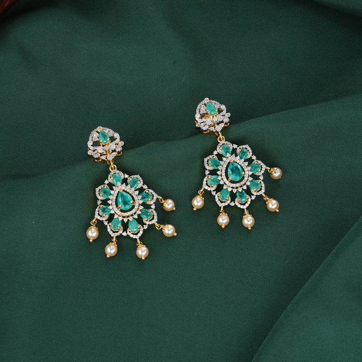 Mesmerizing Avikam Short Necklace Set