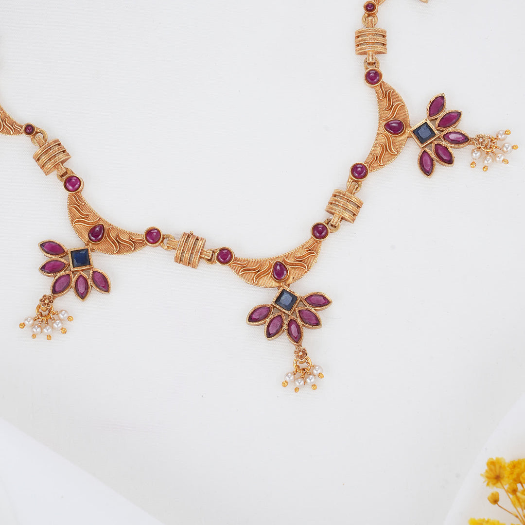 Chic & Fabulous Boho Short Necklace